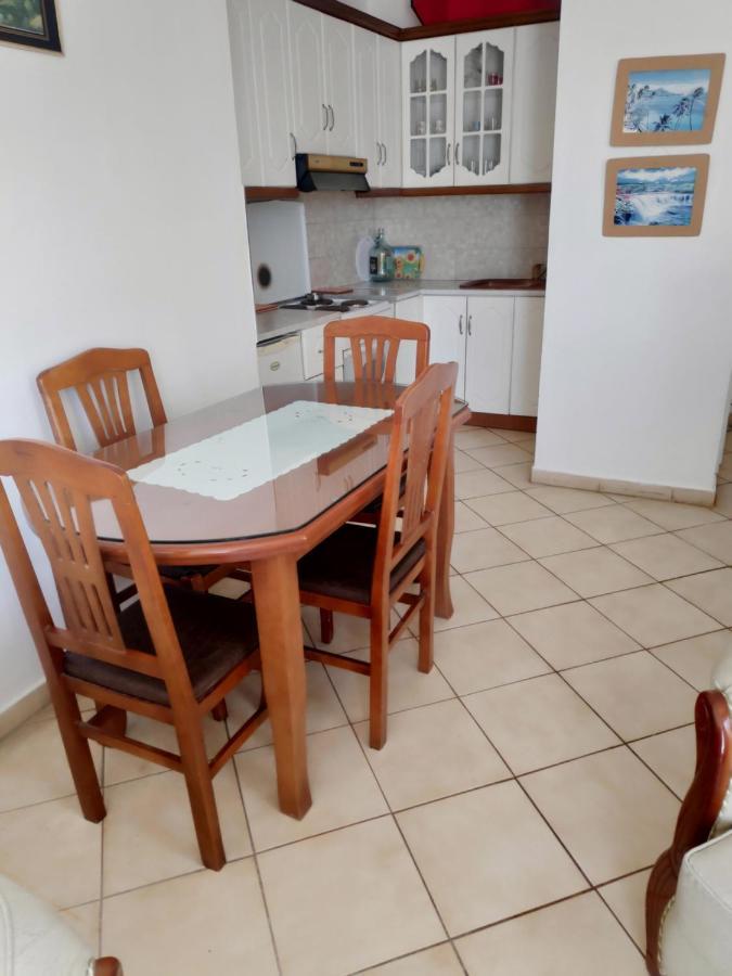 Private Studio Sea View 2 Minutes Away From Beach Sarande Exterior photo